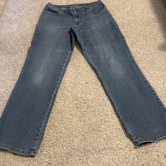Women’s Lee relaxed fit jeans - Picture 2 of 8